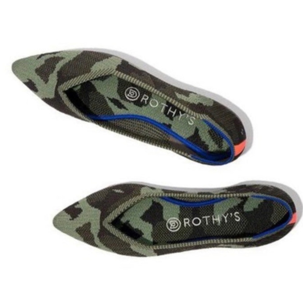✨Retired ✨ Rothy’s size 9 point flat in camo